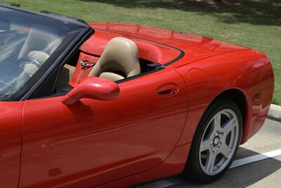 1998 Chevrolet Corvette CONVERTIBLE 6SPD MANUAL 37K LOW MILES NEW TRADE IN   - Photo 10 - Stafford, TX 77477