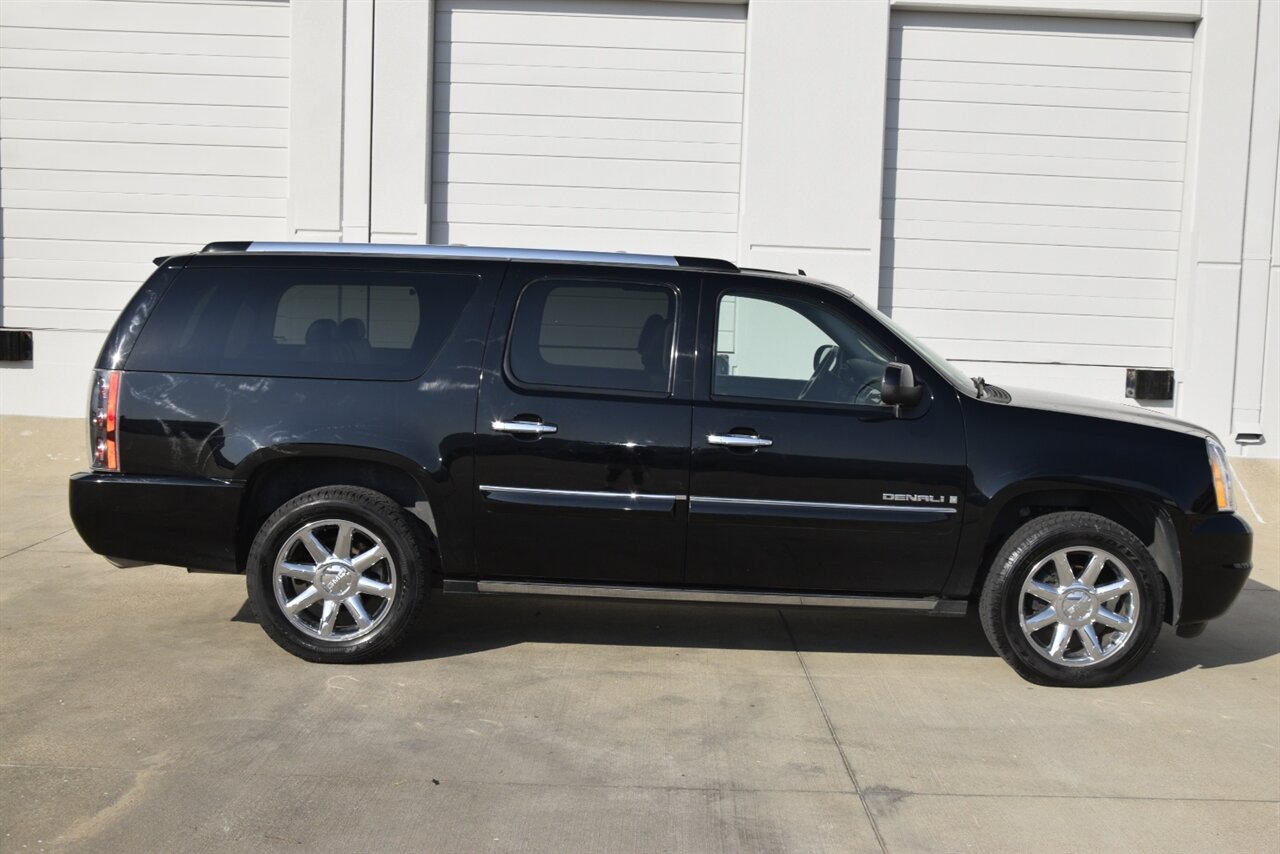 2008 GMC Yukon XL Denali photo 13