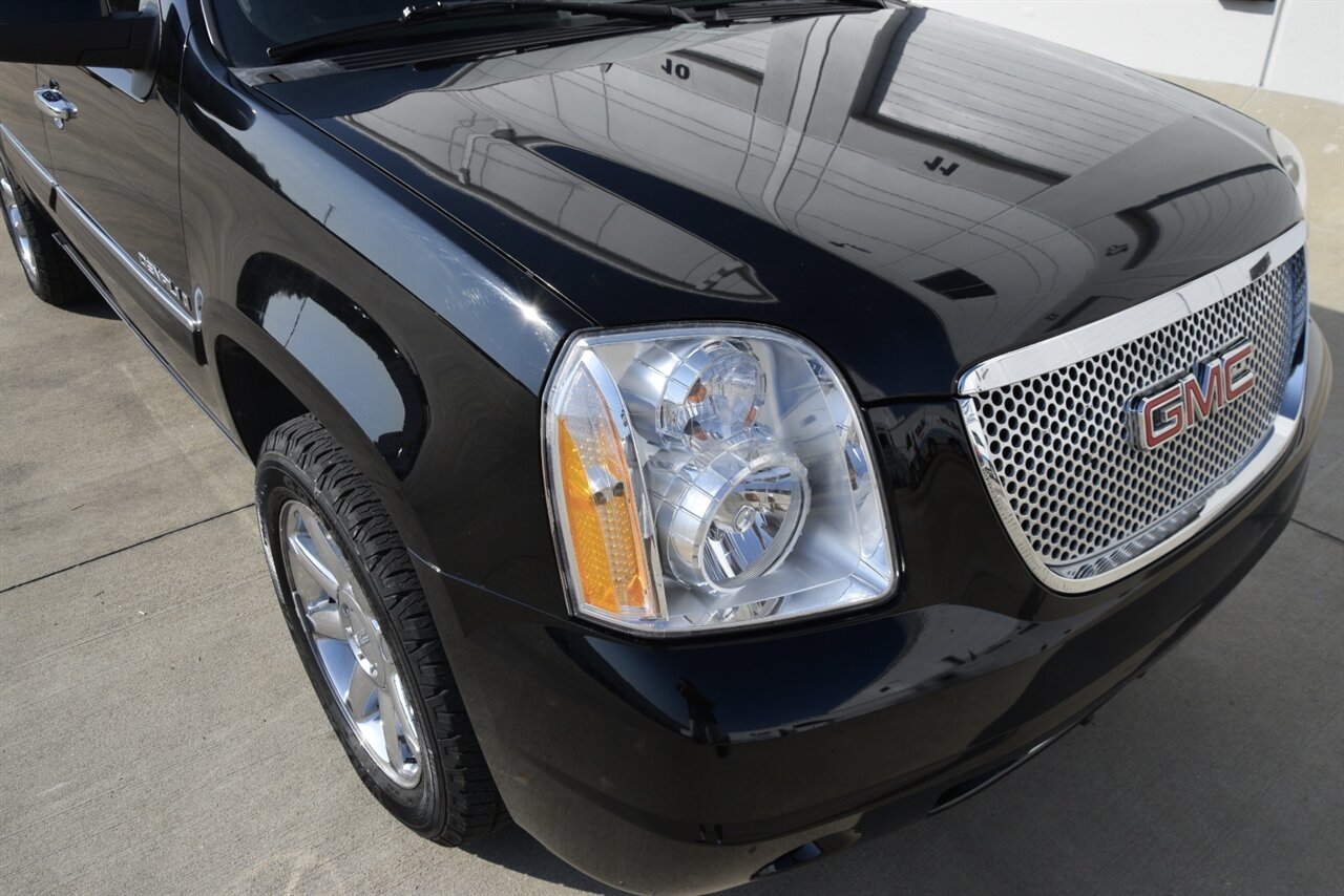 2008 GMC Yukon XL Denali photo 11