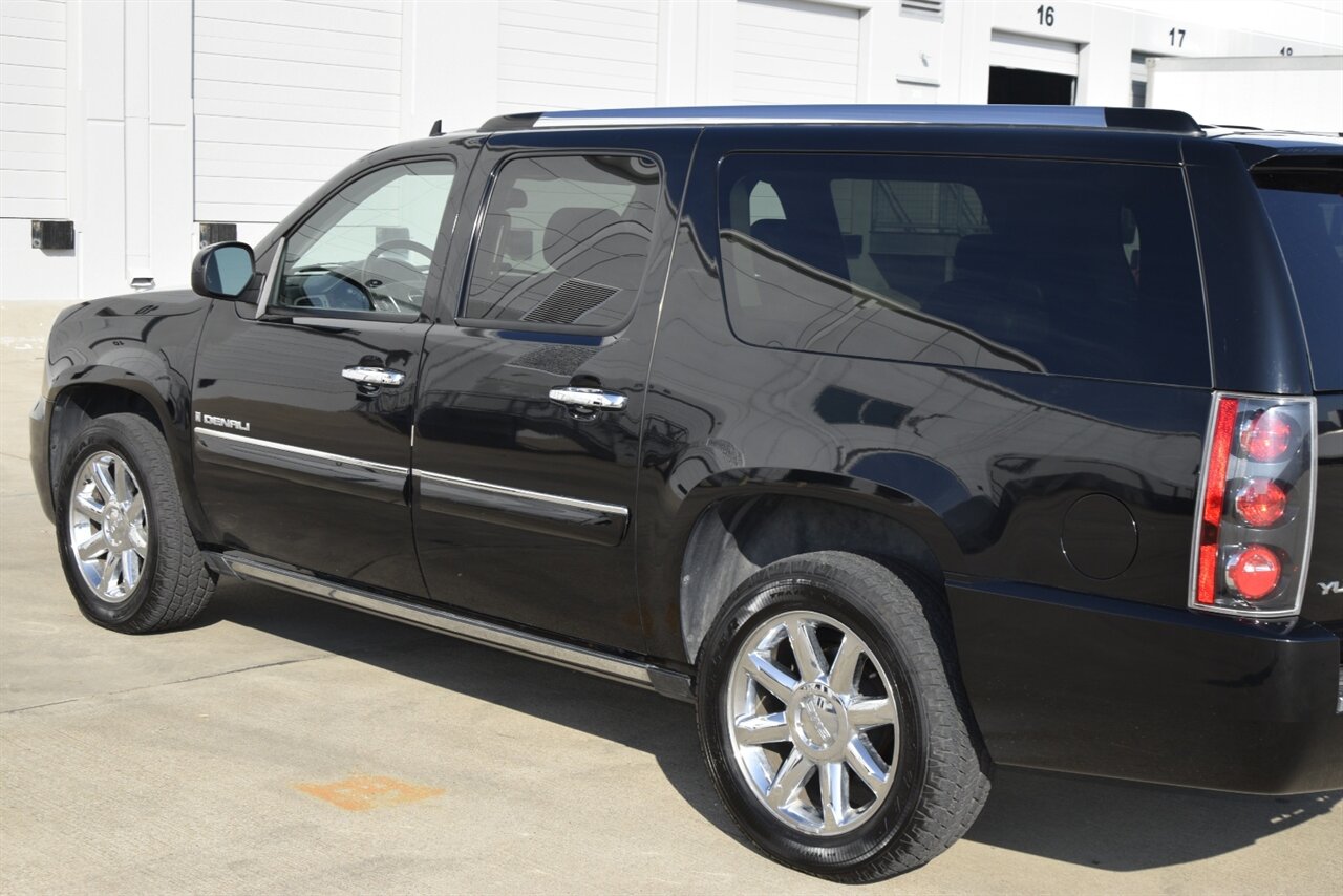 2008 GMC Yukon XL Denali photo 16