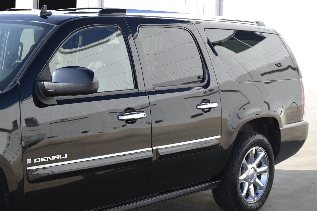 2008 GMC Yukon XL Denali photo 9