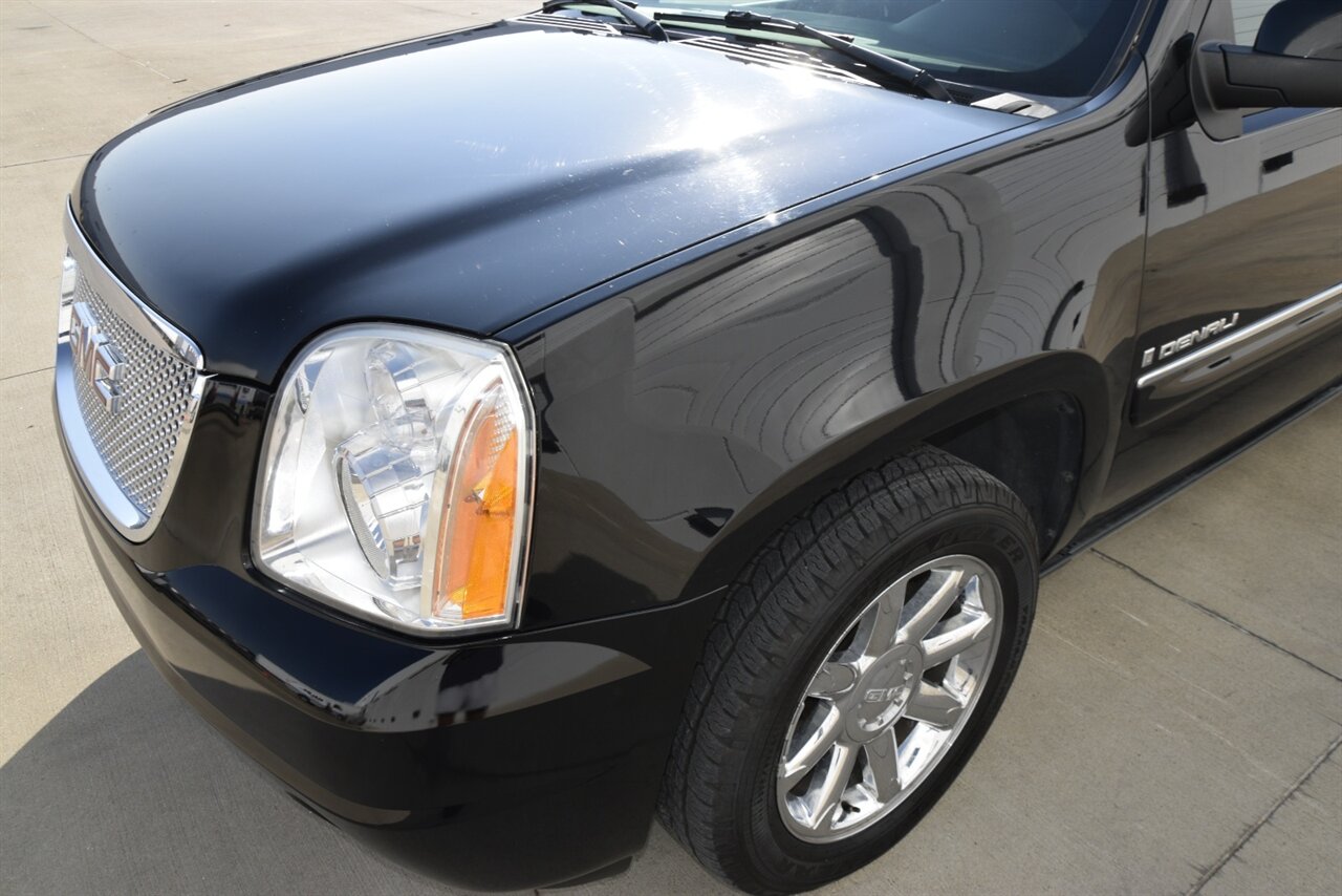 2008 GMC Yukon XL Denali photo 10