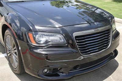 2014 Chrysler 300C JOHN VARVATOS LUXURY PKG NAV PANO 65K LOW MILES   - Photo 11 - Stafford, TX 77477