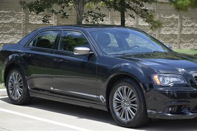 2014 Chrysler 300C JOHN VARVATOS LUXURY PKG NAV PANO 65K LOW MILES   - Photo 6 - Stafford, TX 77477