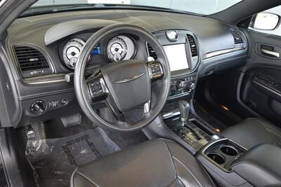 2014 Chrysler 300C JOHN VARVATOS LUXURY PKG NAV PANO 65K LOW MILES   - Photo 35 - Stafford, TX 77477