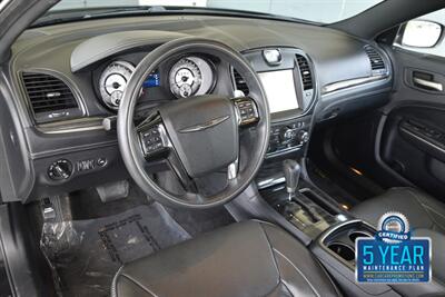 2014 Chrysler 300C JOHN VARVATOS LUXURY PKG NAV PANO 65K LOW MILES   - Photo 35 - Stafford, TX 77477