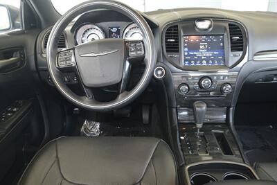 2014 Chrysler 300C JOHN VARVATOS LUXURY PKG NAV PANO 65K LOW MILES   - Photo 29 - Stafford, TX 77477
