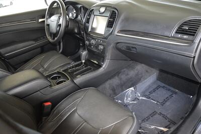2014 Chrysler 300C JOHN VARVATOS LUXURY PKG NAV PANO 65K LOW MILES   - Photo 36 - Stafford, TX 77477