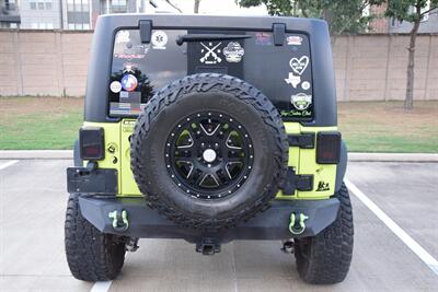 2016 Jeep Wrangler UNLIMITED RUBICON LIFTED LOTS OF MODS HEAD TURNER   - Photo 19 - Stafford, TX 77477