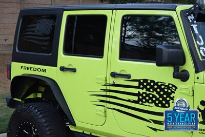 2016 Jeep Wrangler UNLIMITED RUBICON LIFTED LOTS OF MODS HEAD TURNER   - Photo 8 - Stafford, TX 77477