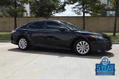 2020 Toyota Camry LE LOADED 1 TX LADY OWNER FRESH TRADE IN NICE   - Photo 1 - Stafford, TX 77477
