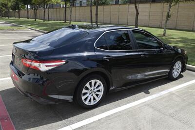 2020 Toyota Camry LE LOADED 1 TX LADY OWNER FRESH TRADE IN NICE   - Photo 14 - Stafford, TX 77477