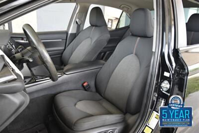 2020 Toyota Camry LE LOADED 1 TX LADY OWNER FRESH TRADE IN NICE   - Photo 31 - Stafford, TX 77477