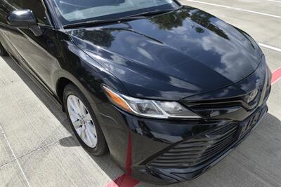2020 Toyota Camry LE LOADED 1 TX LADY OWNER FRESH TRADE IN NICE   - Photo 11 - Stafford, TX 77477