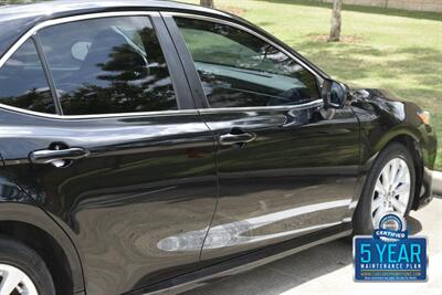 2020 Toyota Camry LE LOADED 1 TX LADY OWNER FRESH TRADE IN NICE   - Photo 18 - Stafford, TX 77477