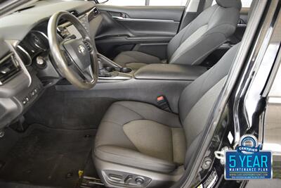 2020 Toyota Camry LE LOADED 1 TX LADY OWNER FRESH TRADE IN NICE   - Photo 29 - Stafford, TX 77477