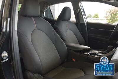 2020 Toyota Camry LE LOADED 1 TX LADY OWNER FRESH TRADE IN NICE   - Photo 32 - Stafford, TX 77477