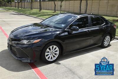 2020 Toyota Camry LE LOADED 1 TX LADY OWNER FRESH TRADE IN NICE   - Photo 5 - Stafford, TX 77477