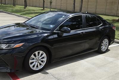 2020 Toyota Camry LE LOADED 1 TX LADY OWNER FRESH TRADE IN NICE   - Photo 7 - Stafford, TX 77477