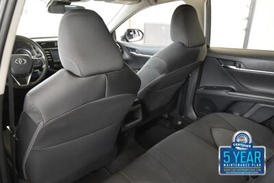 2020 Toyota Camry LE LOADED 1 TX LADY OWNER FRESH TRADE IN NICE   - Photo 33 - Stafford, TX 77477