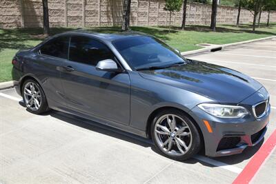 2015 BMW M235i SPORTS COUPE TECH/PREM PKG DRIVE ASST CLEAN   - Photo 4 - Stafford, TX 77477