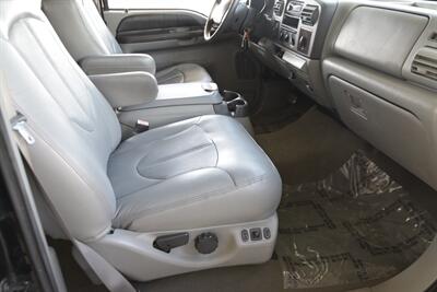 2006 Ford F-350 Super Duty Lariat Lariat 4dr Crew Cab   - Photo 40 - Stafford, TX 77477