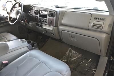 2006 Ford F-350 Super Duty Lariat Lariat 4dr Crew Cab   - Photo 39 - Stafford, TX 77477