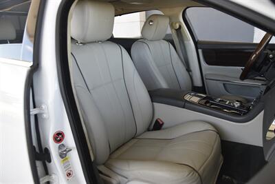 2015 Jaguar XJ L PORTFOLIO EDI NAV PANO ROOF BK/CAM FRESH TRADE   - Photo 33 - Stafford, TX 77477