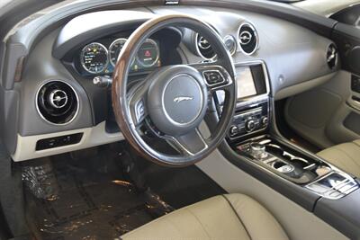 2015 Jaguar XJ L PORTFOLIO EDI NAV PANO ROOF BK/CAM FRESH TRADE   - Photo 28 - Stafford, TX 77477