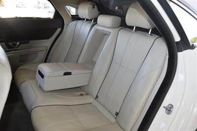 2015 Jaguar XJ L PORTFOLIO EDI NAV PANO ROOF BK/CAM FRESH TRADE   - Photo 38 - Stafford, TX 77477