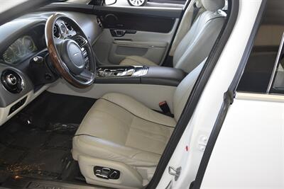 2015 Jaguar XJ L PORTFOLIO EDI NAV PANO ROOF BK/CAM FRESH TRADE   - Photo 30 - Stafford, TX 77477