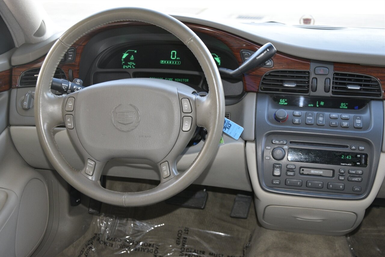 2003 Cadillac DeVille Base photo 24