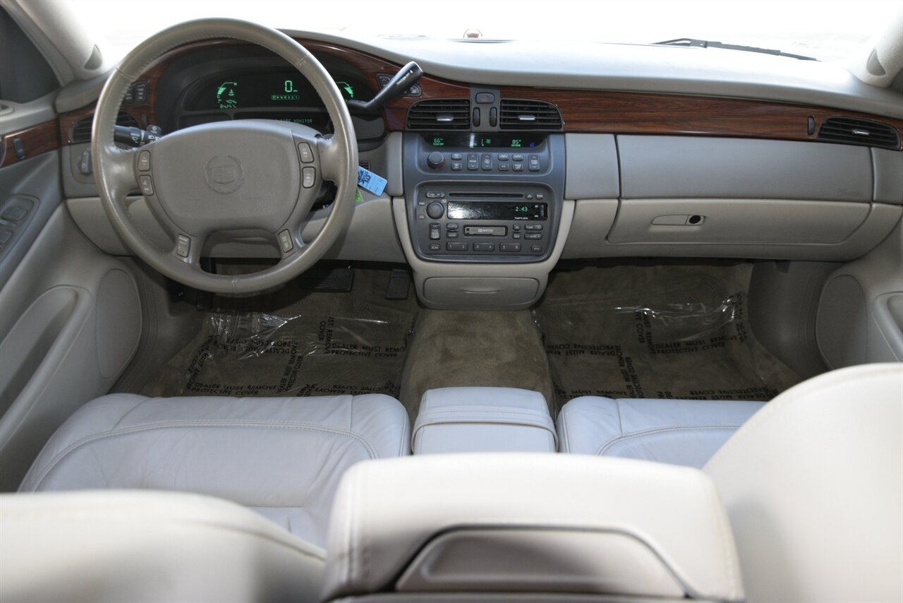 2003 Cadillac DeVille Base photo 26