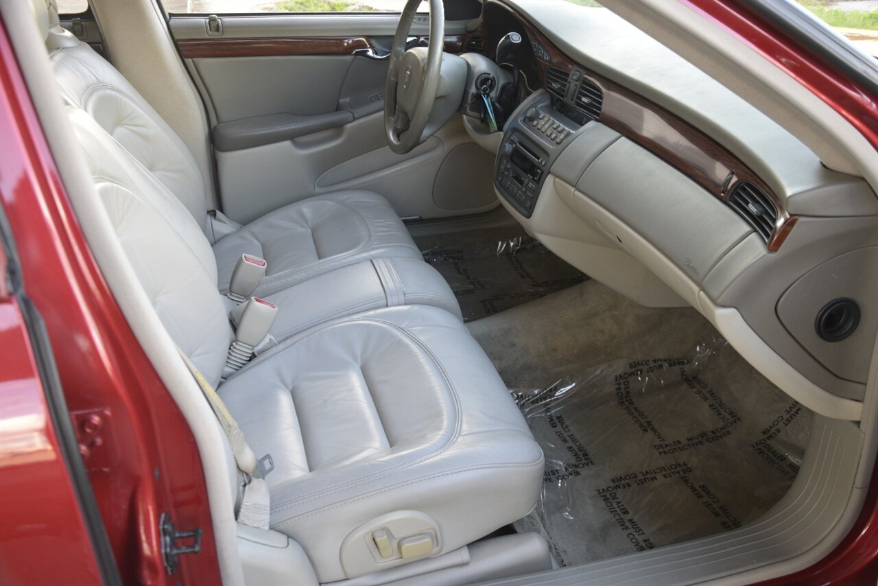 2003 Cadillac DeVille Base photo 31