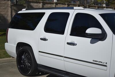 2009 GMC Yukon Denali XL NAV BK/CAM PREM WHLS HWY MILES CLEAN   - Photo 8 - Stafford, TX 77477