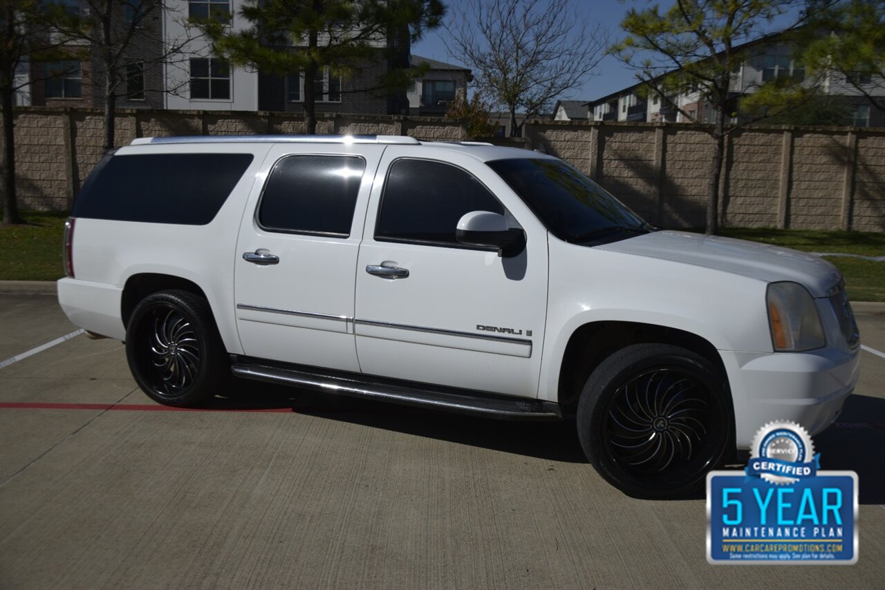 2009 GMC Yukon XL Denali's photo