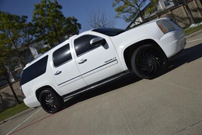 2009 GMC Yukon Denali XL NAV BK/CAM PREM WHLS HWY MILES CLEAN   - Photo 41 - Stafford, TX 77477