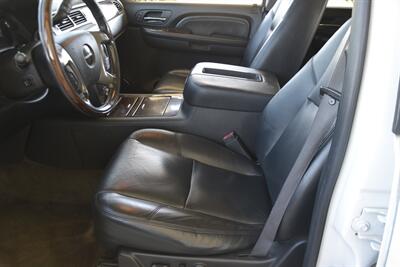 2009 GMC Yukon Denali XL NAV BK/CAM PREM WHLS HWY MILES CLEAN   - Photo 30 - Stafford, TX 77477