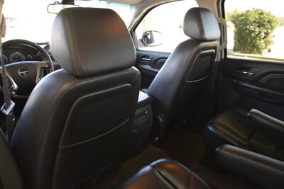 2009 GMC Yukon Denali XL NAV BK/CAM PREM WHLS HWY MILES CLEAN   - Photo 34 - Stafford, TX 77477