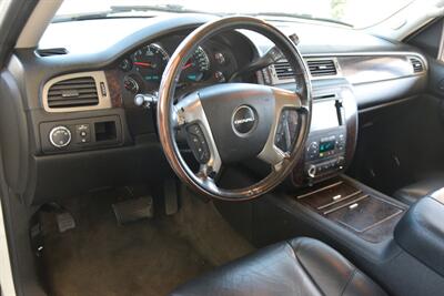 2009 GMC Yukon Denali XL NAV BK/CAM PREM WHLS HWY MILES CLEAN   - Photo 28 - Stafford, TX 77477