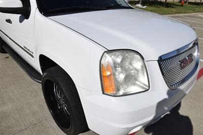 2009 GMC Yukon Denali XL NAV BK/CAM PREM WHLS HWY MILES CLEAN   - Photo 10 - Stafford, TX 77477