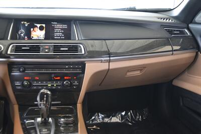 2015 BMW 750Li PREM/SPTS PKG NAV BK/CAM HWY MILES NEW TRADE   - Photo 25 - Stafford, TX 77477