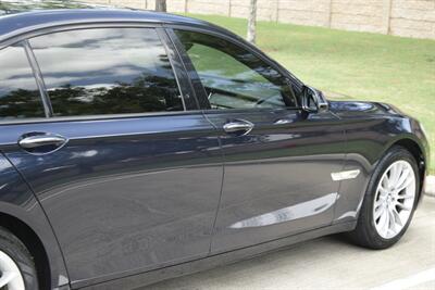 2015 BMW 750Li PREM/SPTS PKG NAV BK/CAM HWY MILES NEW TRADE   - Photo 18 - Stafford, TX 77477