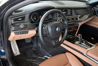 2015 BMW 750Li PREM/SPTS PKG NAV BK/CAM HWY MILES NEW TRADE   - Photo 28 - Stafford, TX 77477