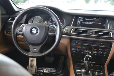 2015 BMW 750Li PREM/SPTS PKG NAV BK/CAM HWY MILES NEW TRADE   - Photo 24 - Stafford, TX 77477