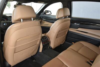 2015 BMW 750Li PREM/SPTS PKG NAV BK/CAM HWY MILES NEW TRADE   - Photo 34 - Stafford, TX 77477