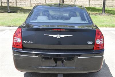 2008 Chrysler 300 Series Touring LTHR ALLOYS HWY MILES NEW TRADE IN   - Photo 19 - Stafford, TX 77477
