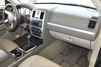 2008 Chrysler 300 Series Touring LTHR ALLOYS HWY MILES NEW TRADE IN   - Photo 29 - Stafford, TX 77477