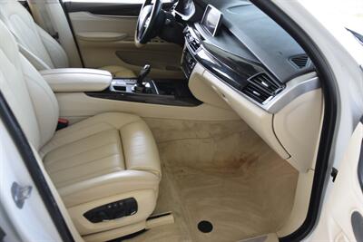 2014 BMW X5 xDrive50i NAV BK/CAM ROOF HTD SEATS FRESH TRADE   - Photo 31 - Stafford, TX 77477