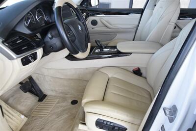 2014 BMW X5 xDrive50i NAV BK/CAM ROOF HTD SEATS FRESH TRADE   - Photo 30 - Stafford, TX 77477